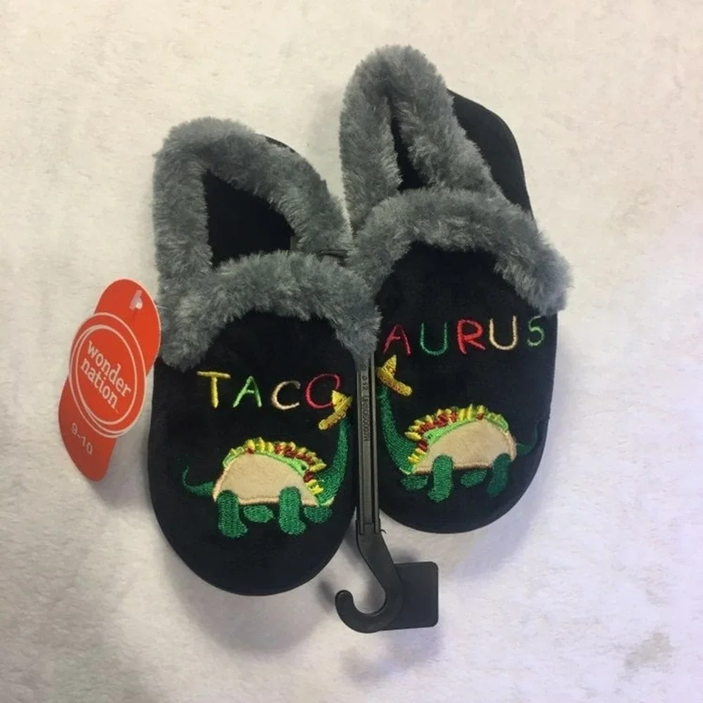 NWT Indoor/outdoor slippers‎ 9/0 Dino